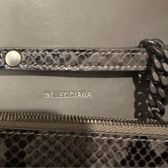Balenciaga wallet on a chain (used once) - Picture 3 of 6